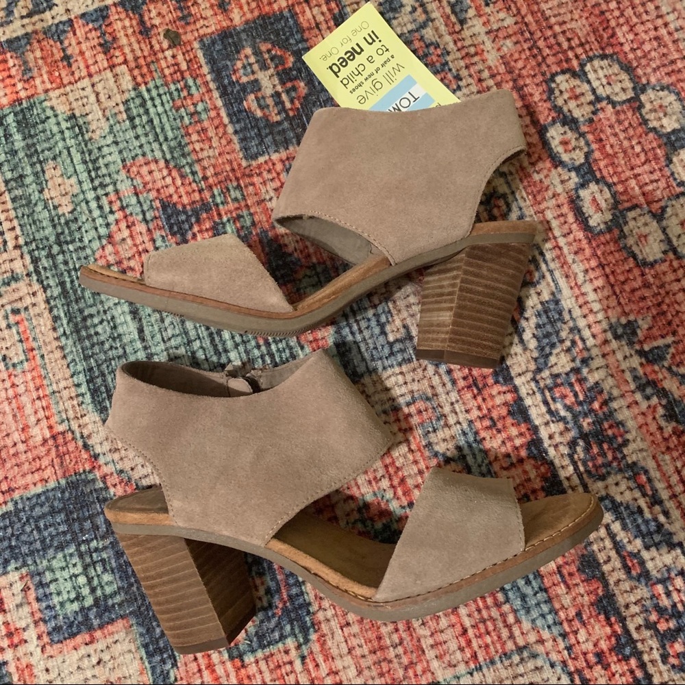Toms Suede heels